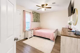 1310 Vincente Ct, Conroe, TX 77301 - Photo 9