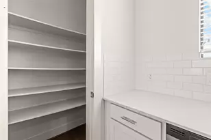 9609 Marlive Ln, Houston, TX 77025 - Photo 17