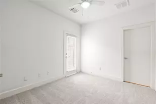 9609 Marlive Ln, Houston, TX 77025 - Photo 3