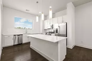 9609 Marlive Ln, Houston, TX 77025 - Photo 11