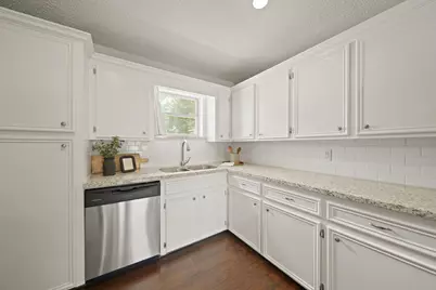 5705 Melody Lane, Dickinson, TX 77539 - Photo 7