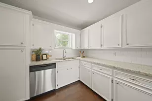 5705 Melody Ln, Dickinson, TX 77539 - Photo 7