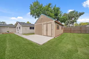5705 Melody Ln, Dickinson, TX 77539 - Photo 19