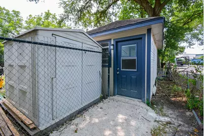2117 Thonig Road #B, Houston, TX 77055 - Photo 25