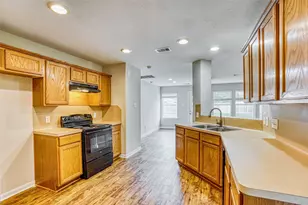 9410 Stoneridge Canyon Ln, Houston, TX 77089 - Photo 3