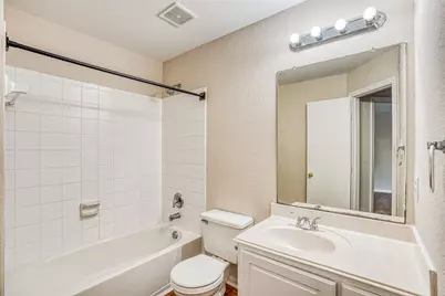 9410 Stoneridge Canyon Lane, Houston, TX 77089 - Photo 11