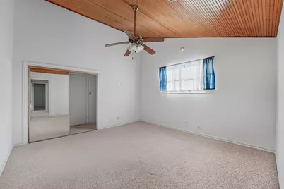 640 S College Street, La Grange, TX 78945 - Photo 17