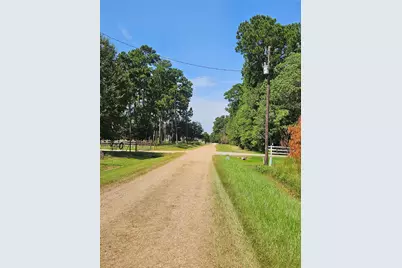 207 County Road 2210, Cleveland, TX 77327 - Photo 13