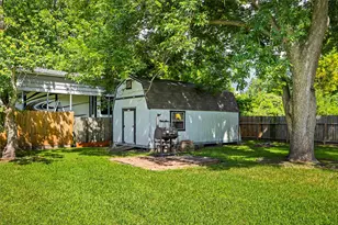 209 South St, Baytown, TX 77520 - Photo 19