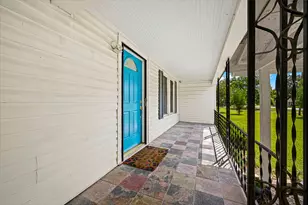 209 South St, Baytown, TX 77520 - Photo 5