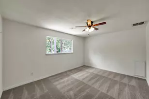 19 Postvine Ct, The Woodlands, TX 77381 - Photo 25