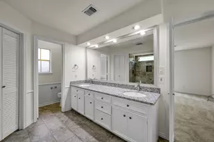 19 Postvine Ct, The Woodlands, TX 77381 - Photo 17