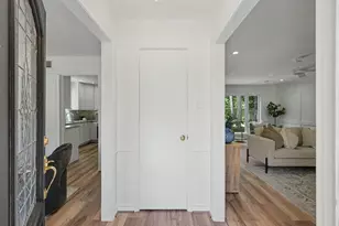 19 Postvine Ct, The Woodlands, TX 77381 - Photo 3