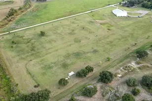 709 Earl St, El Campo, TX 77437 - Photo 7