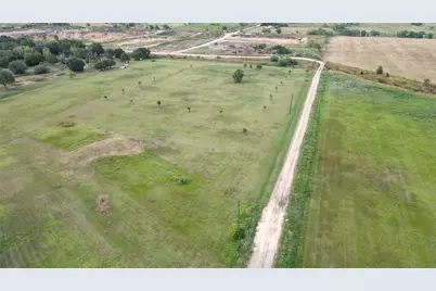 707 Earl Street, El Campo, TX 77437 - Photo 5