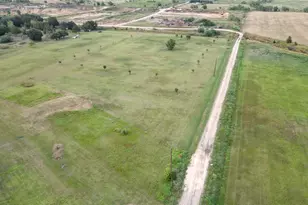 709 Earl St, El Campo, TX 77437 - Photo 5