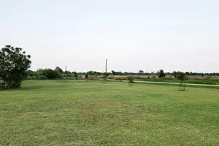 709 Earl St, El Campo, TX 77437 - Photo 11