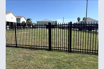 984 Bowers Lane, Port Bolivar, TX 77650 - Photo 3