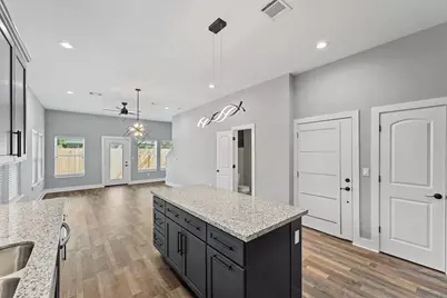 7704 Sealey Street, Houston, TX 77088 - Photo 5