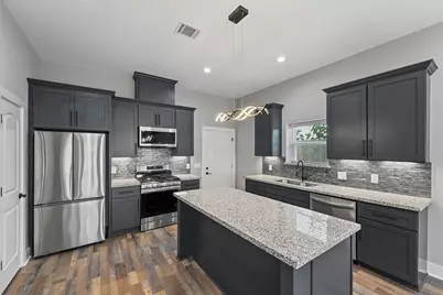7704 Sealey Street, Houston, TX 77088 - Photo 3