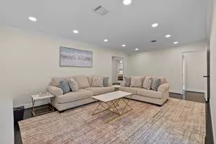 2402 Chimney Rock Rd, Houston, TX 77056 - Photo 21