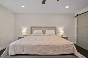 2402 Chimney Rock Rd, Houston, TX 77056 - Photo 15