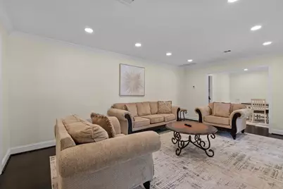 2402 Chimney Rock Road, Houston, TX 77056 - Photo 11