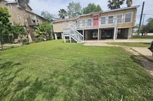 702 Narcissus Rd, Clear Lake Shores, TX 77565 - Photo 3