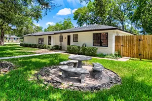 205 Morningside Dr, Friendswood, TX 77546 - Photo 1