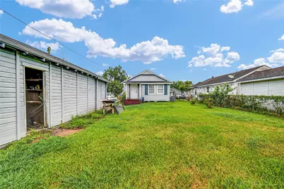 1127 W 4th Street, Freeport, TX 77541 - Photo 29