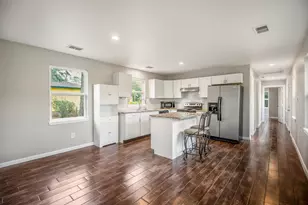 628 Foster St, Tomball, TX 77375 - Photo 9