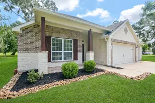 2205 Lake Forrest Dr, West Columbia, TX 77486 - Photo 3