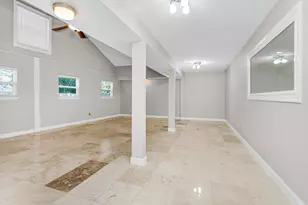 9723 Moorberry Ln, Houston, TX 77080 - Photo 17