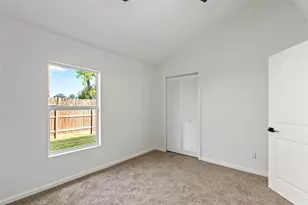 5425 Jeffrey St, Dickinson, TX 77539 - Photo 31