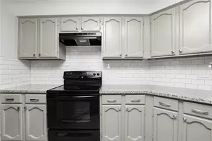 2703 Heritage Colony Dr, Webster, TX 77598 - Photo 17