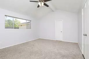 2703 Heritage Colony Dr, Webster, TX 77598 - Photo 19