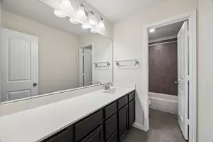 429 Lake Line Dr, Alvin, TX 77511 - Photo 17