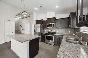 429 Lake Line Dr, Alvin, TX 77511 - Photo 7