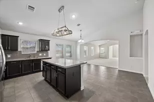 429 Lake Line Dr, Alvin, TX 77511 - Photo 5