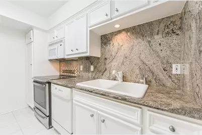 14341 Misty Meadow Ln, Houston, TX 77079 - Photo 17