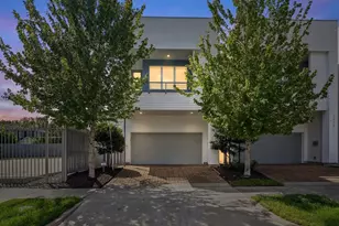 1317 W Clay St, Houston, TX 77019 - Photo 1