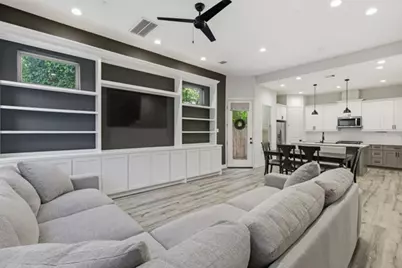5361 Creekmont Oaks Lane, Houston, TX 77091 - Photo 7