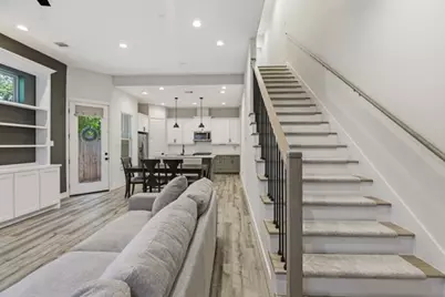 5361 Creekmont Oaks Lane, Houston, TX 77091 - Photo 9