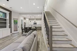 5361 Creekmont Oaks Ln, Houston, TX 77091 - Photo 9