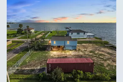 1048 16th Street, Dickinson, TX 77539 - Photo 9