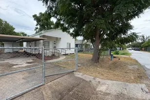 4622 Falls St, Houston, TX 77026 - Photo 13
