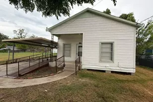 4622 Falls St, Houston, TX 77026 - Photo 1