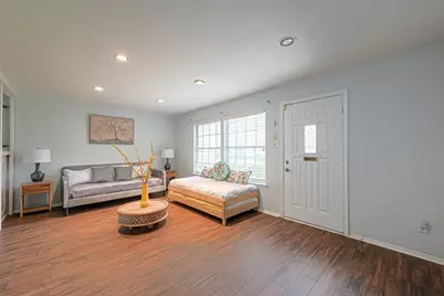10188 Beekman Place Drive, Houston, TX 77043 - Photo 5