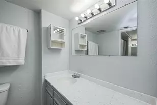 10188 Beekman Pl Dr, Houston, TX 77043 - Photo 21