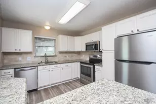 16902 Berry Rd, Pearland, TX 77584 - Photo 5